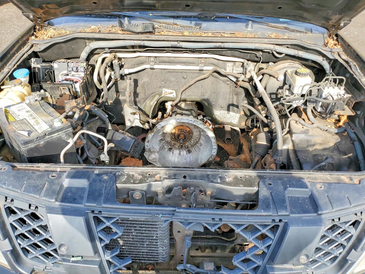 Nissan Frontier Sv V6
