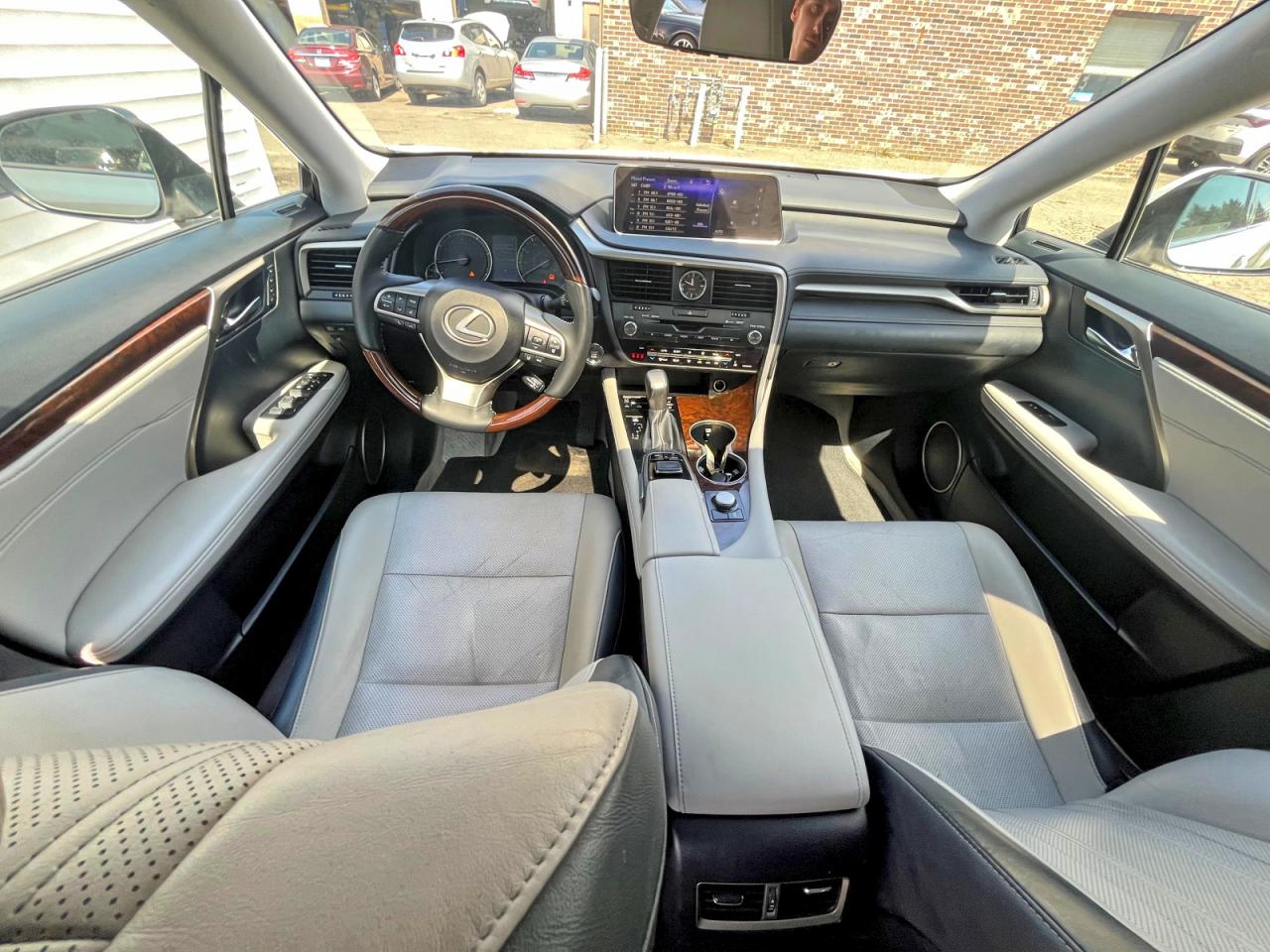 Lexus RX Base