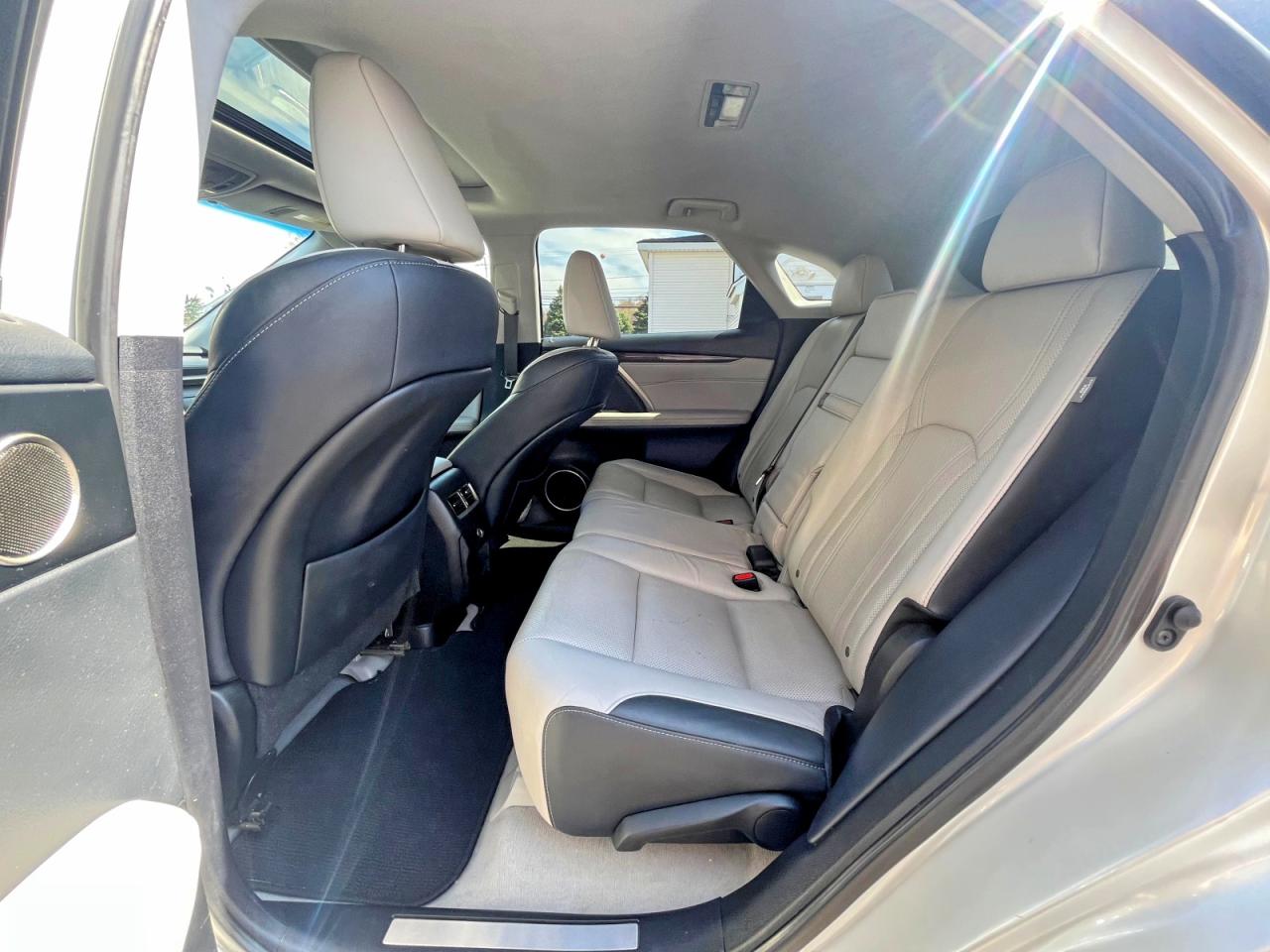 Lexus RX Base