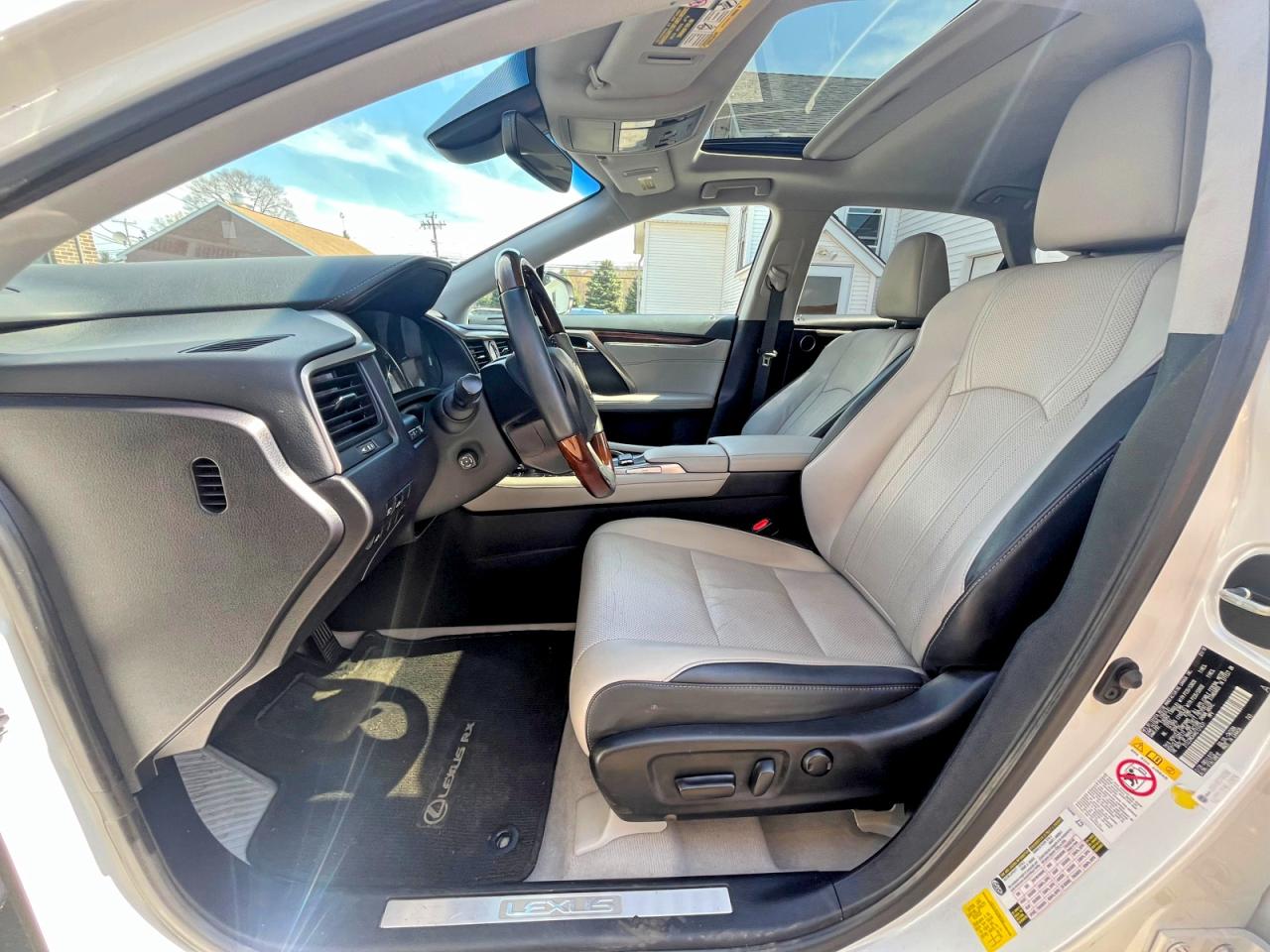 Lexus RX Base