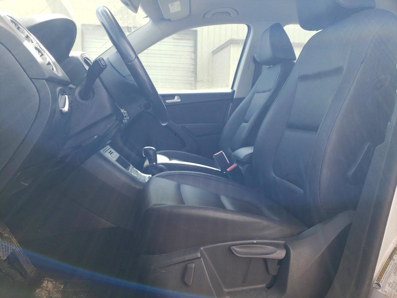 Volkswagen Tiguan S