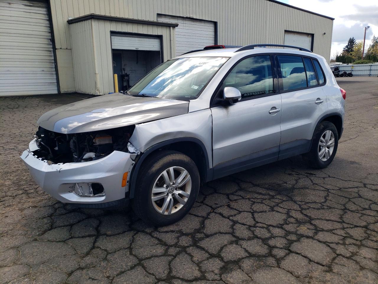 Salvage Volkswagen Tiguan Image
