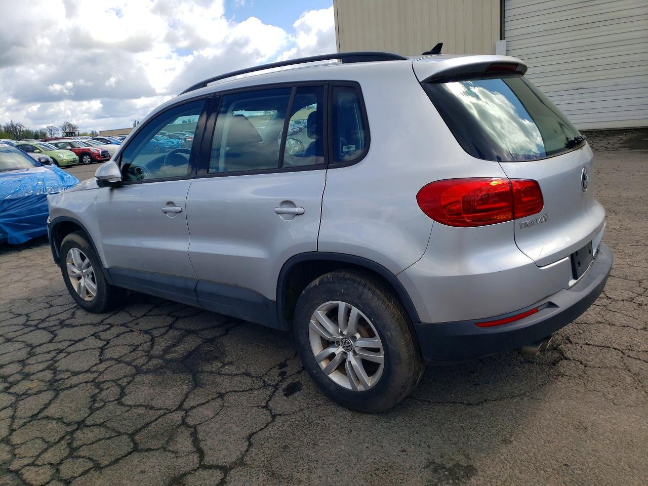 Volkswagen Tiguan S