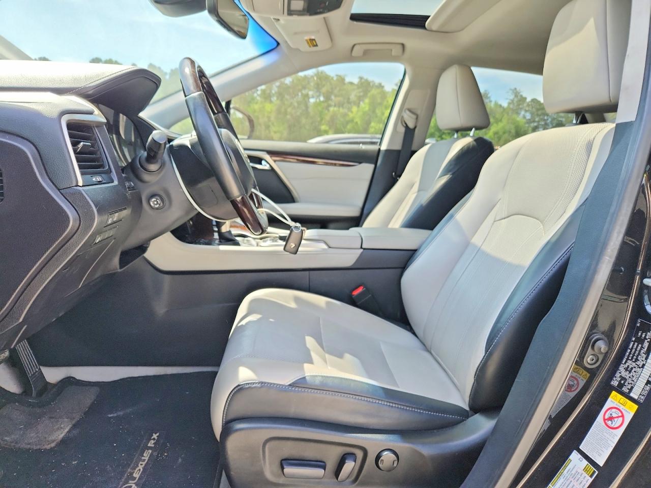 Lexus RX Base
