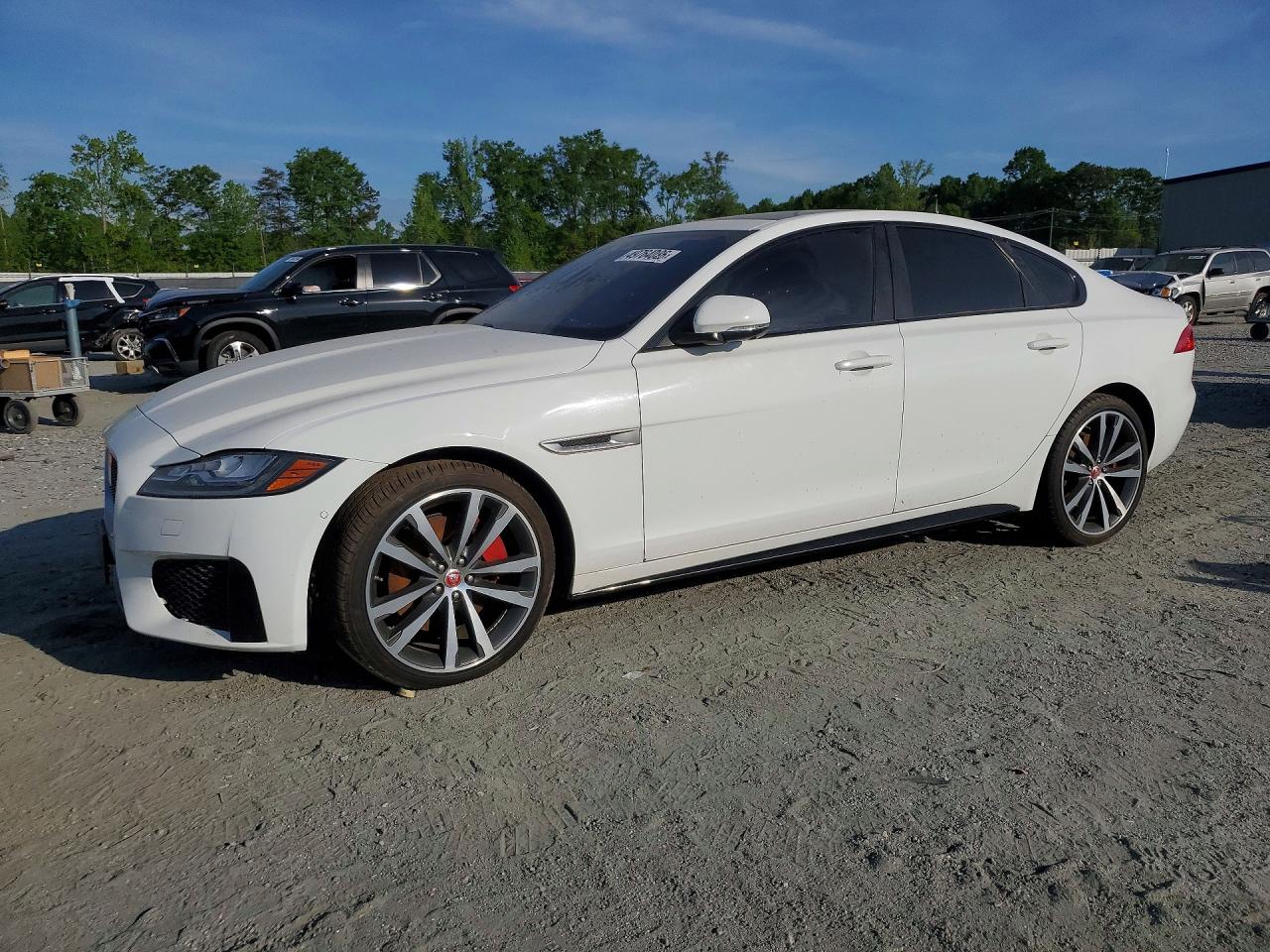 Salvage Jaguar XF Image