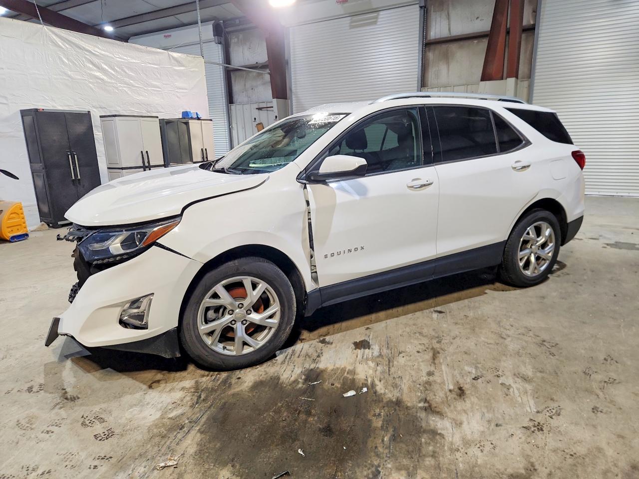 Salvage Chevrolet Equinox Image