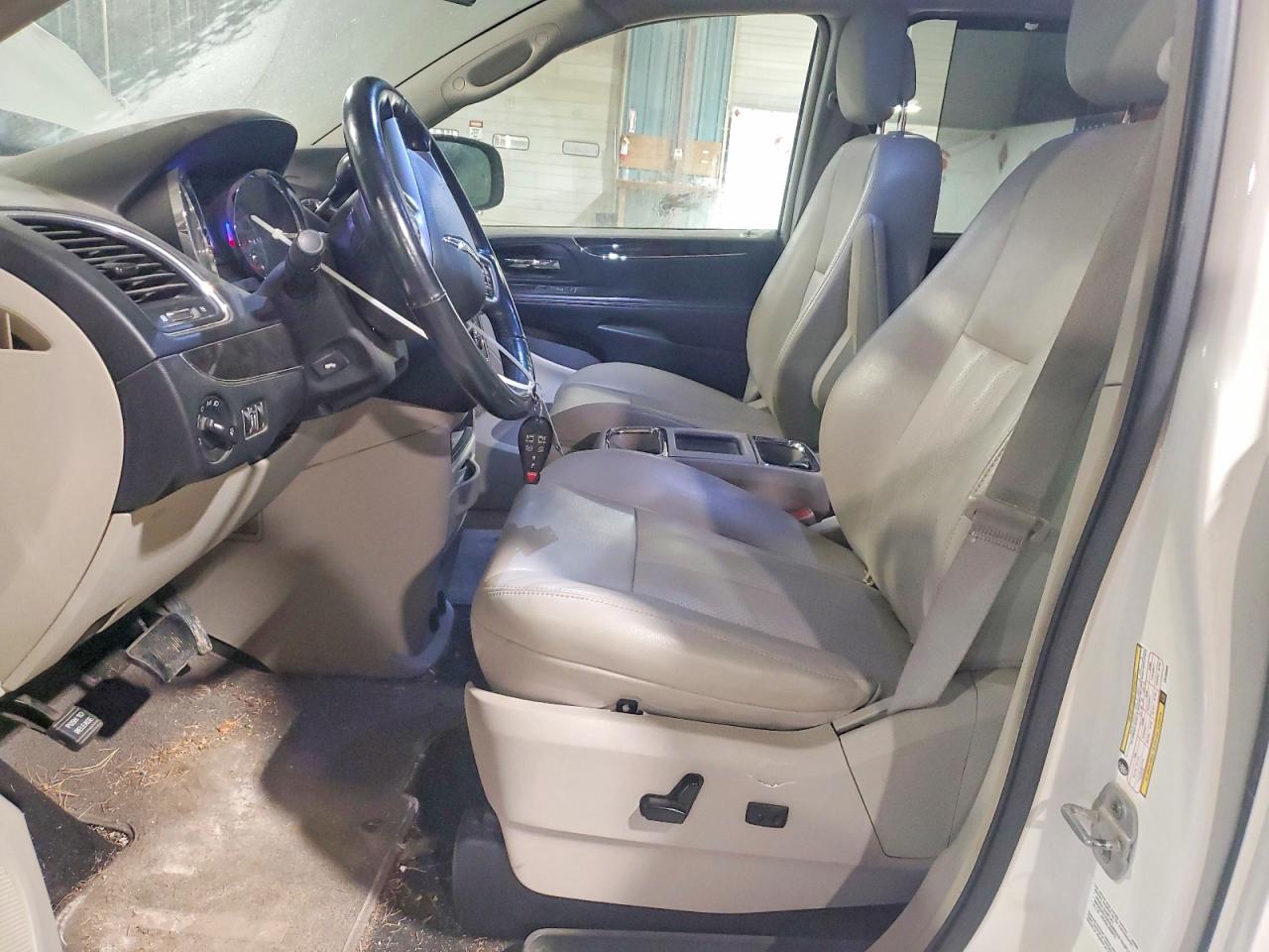 Chrysler Minivan Touring L