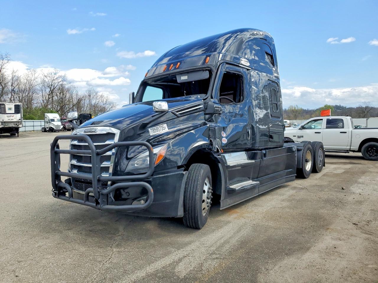 Freigliner Cascadia 126