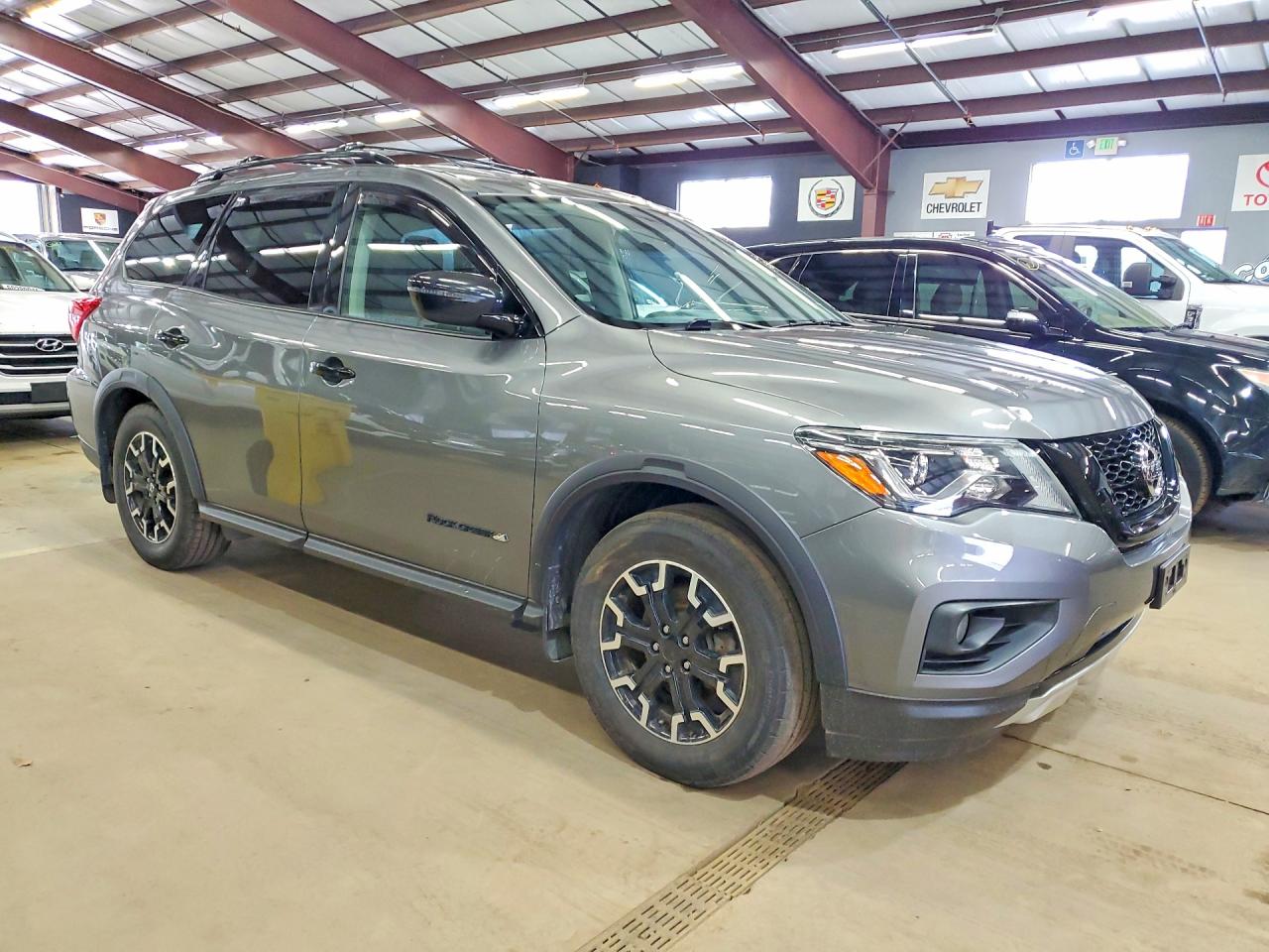Nissan Pathfinder Sv