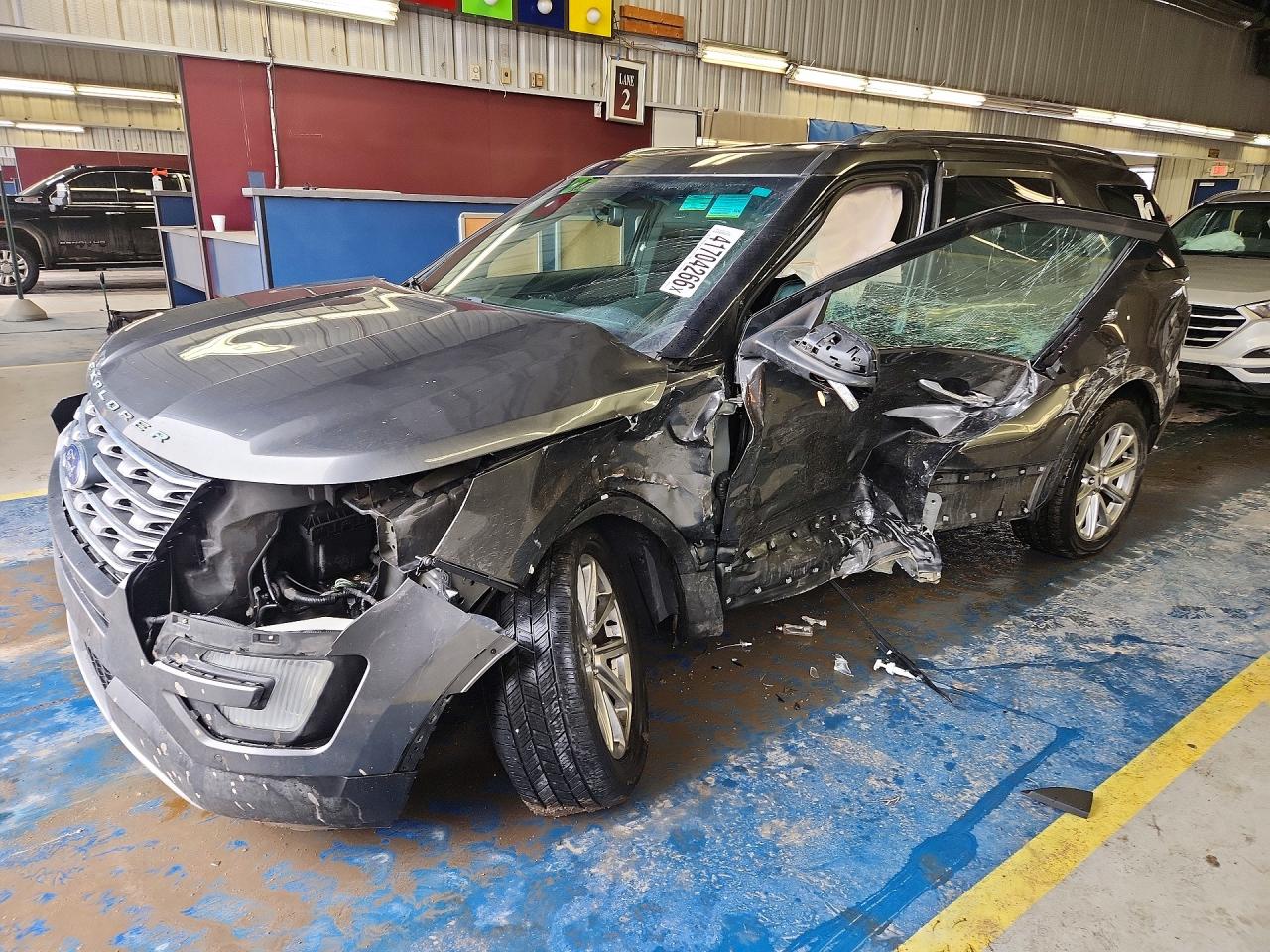 Salvage Ford Explorer Image