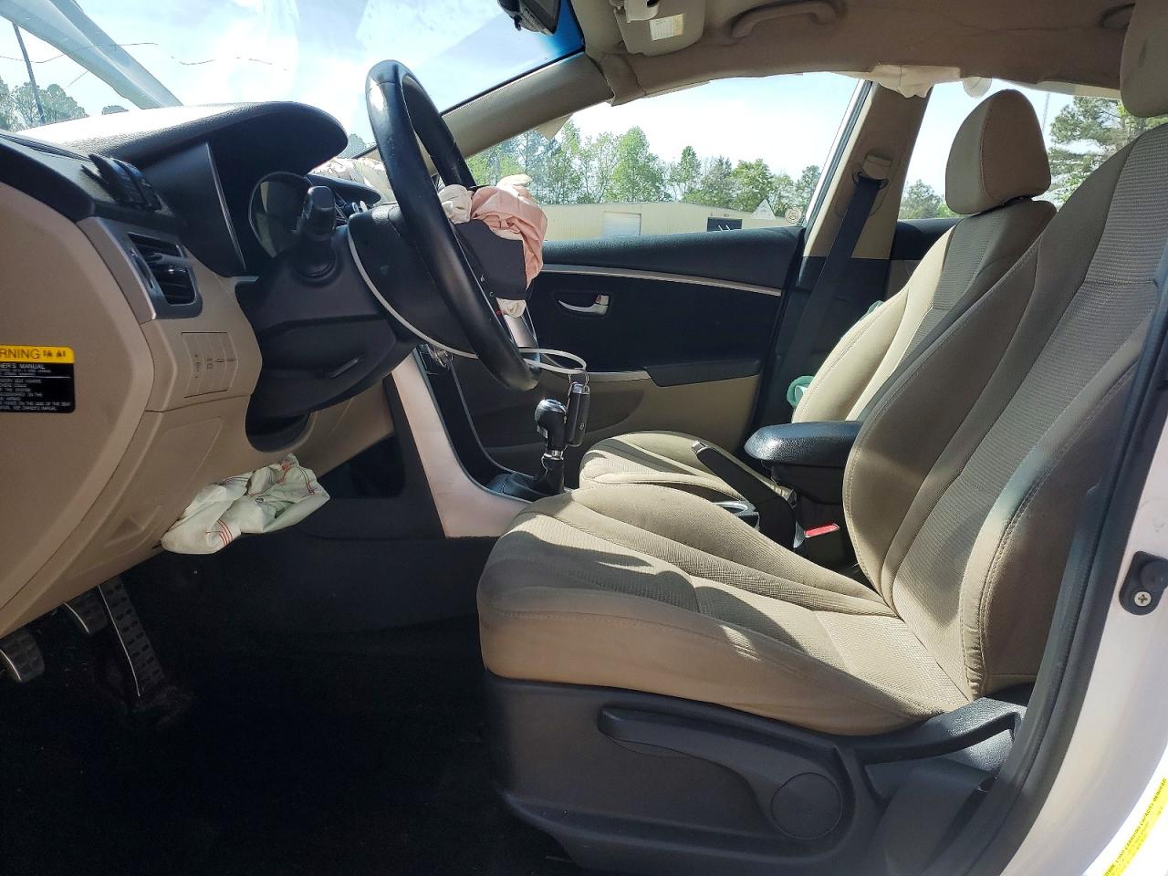 Hyundai ELANTRA Base