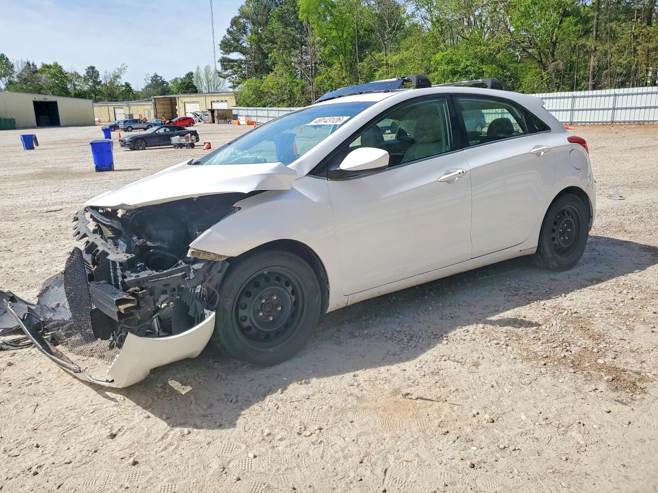 Salvage Hyundai ELANTRA Image