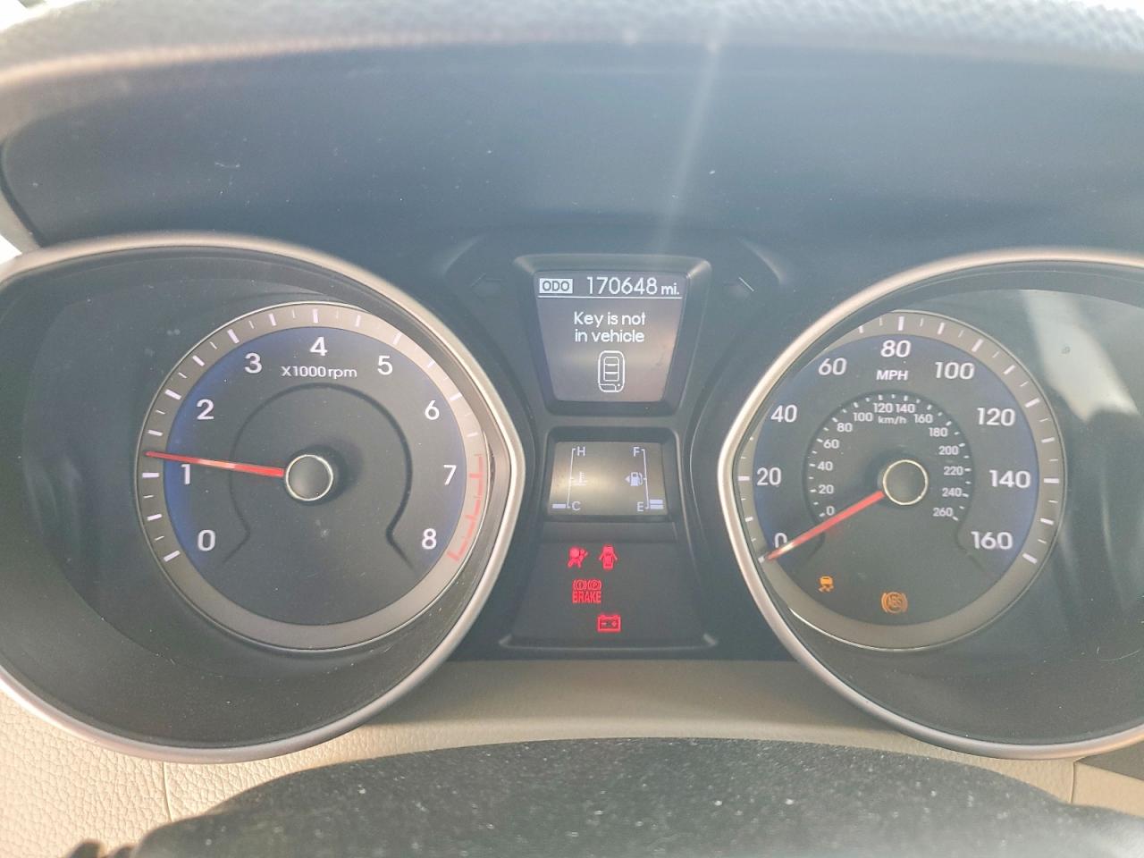 Hyundai ELANTRA Base