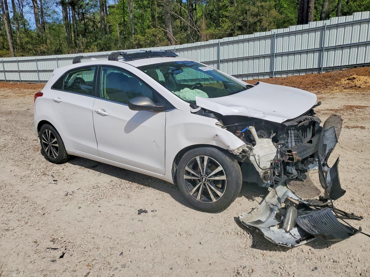 Hyundai ELANTRA Base