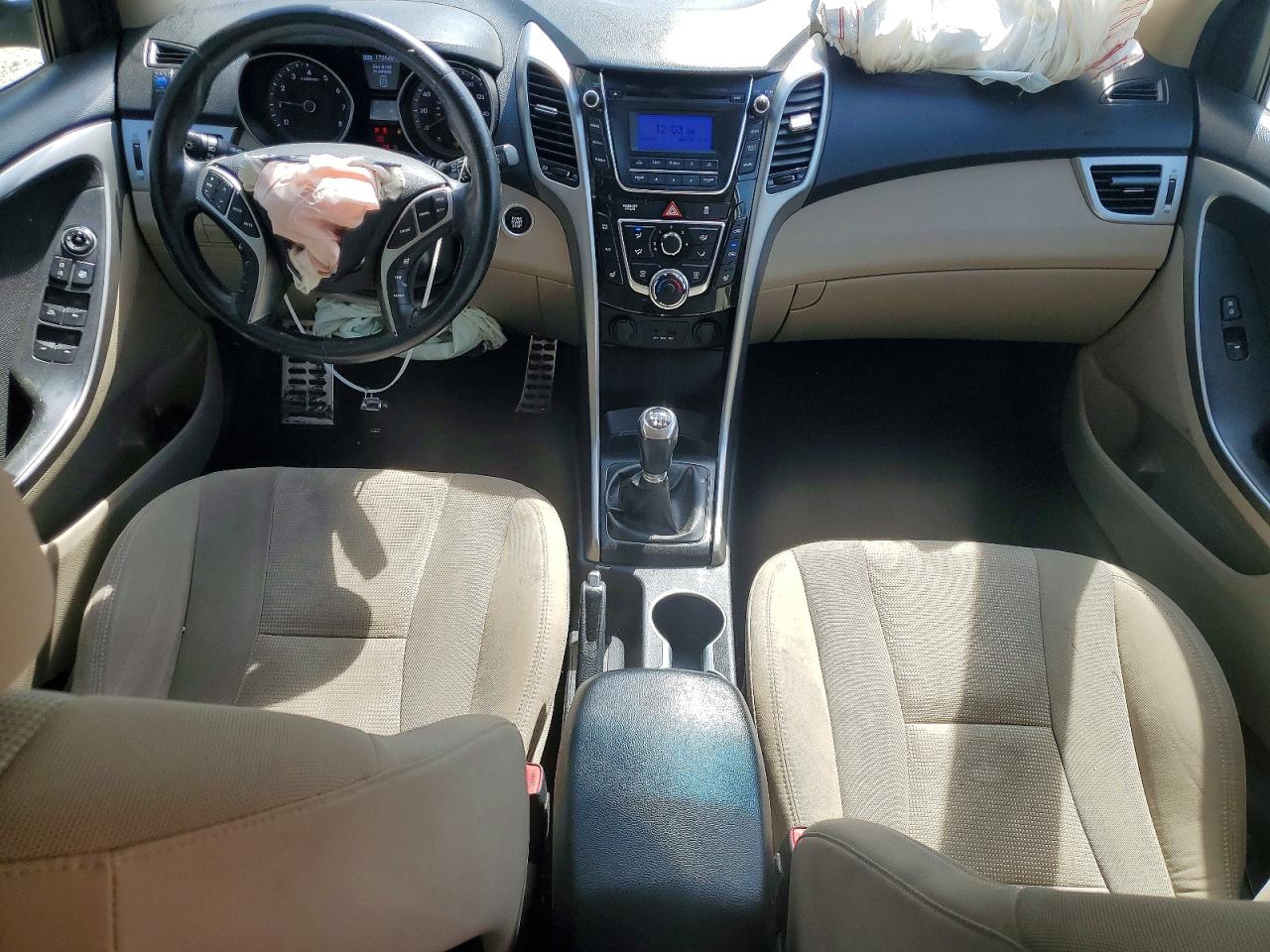 Hyundai ELANTRA Base