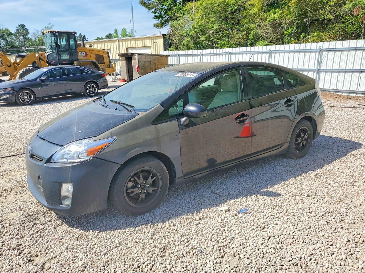 Salvage Toyota Prius Image