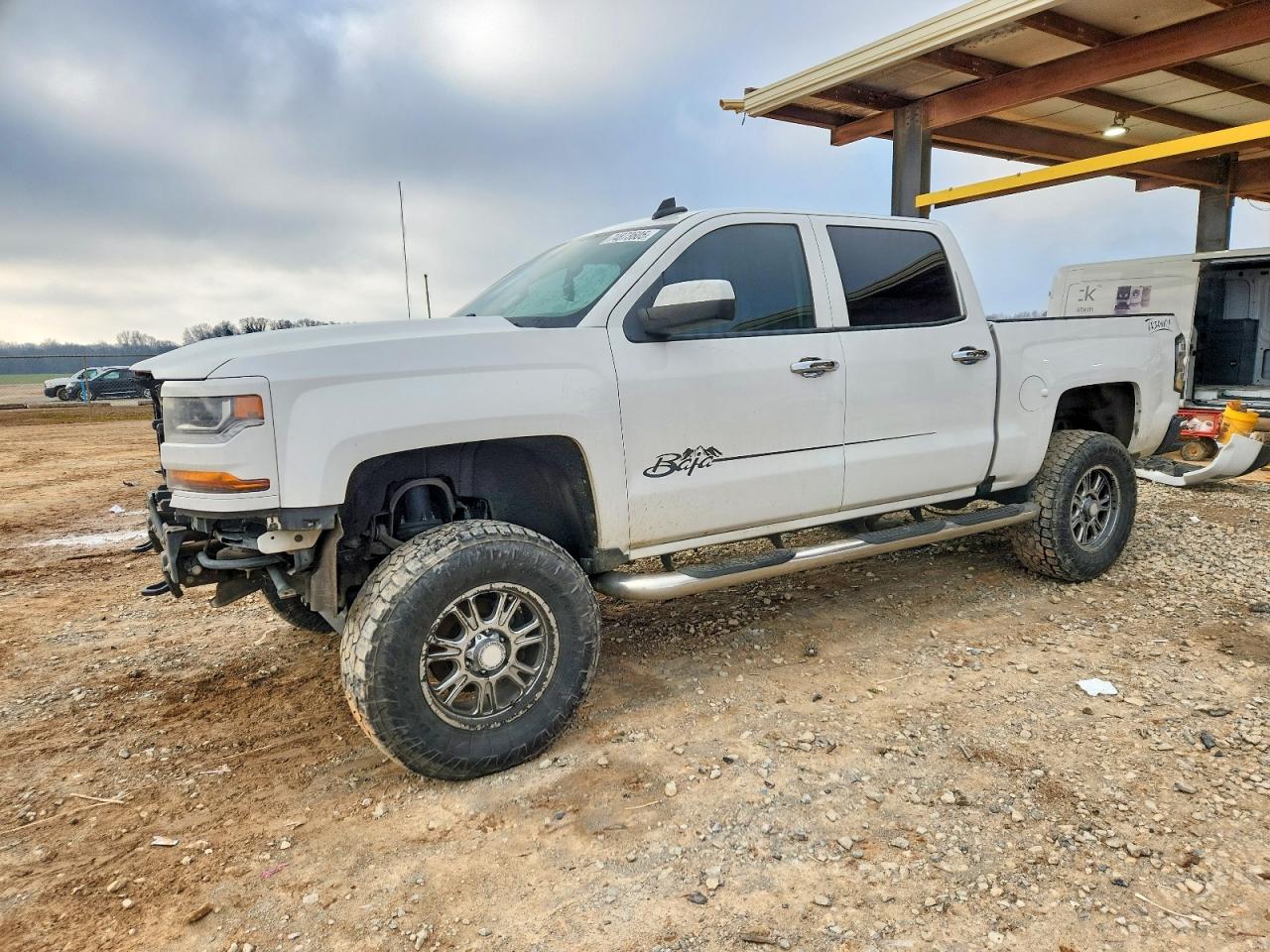 Salvage Chevrolet Silverado Image
