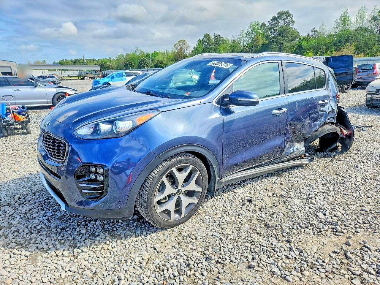 Salvage Kia Sportage Image