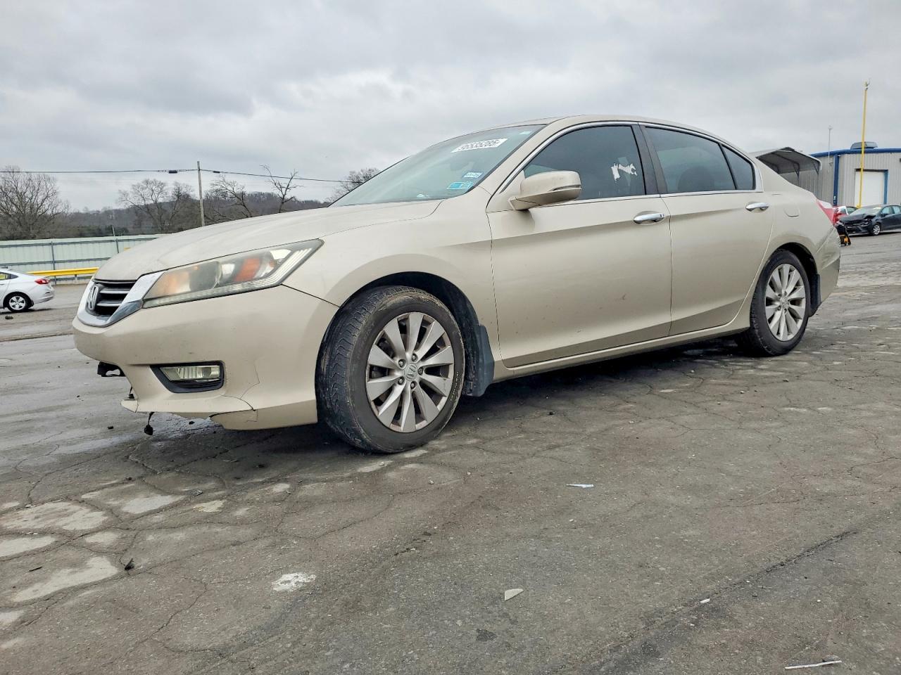 Salvage Honda Accord Image