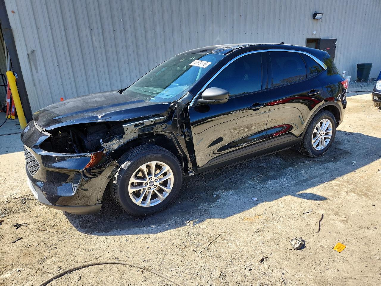 Salvage Ford Escape Image