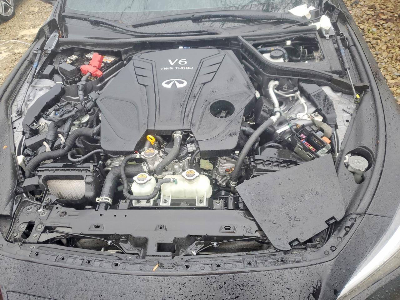 INFINITI Q50 Luxe