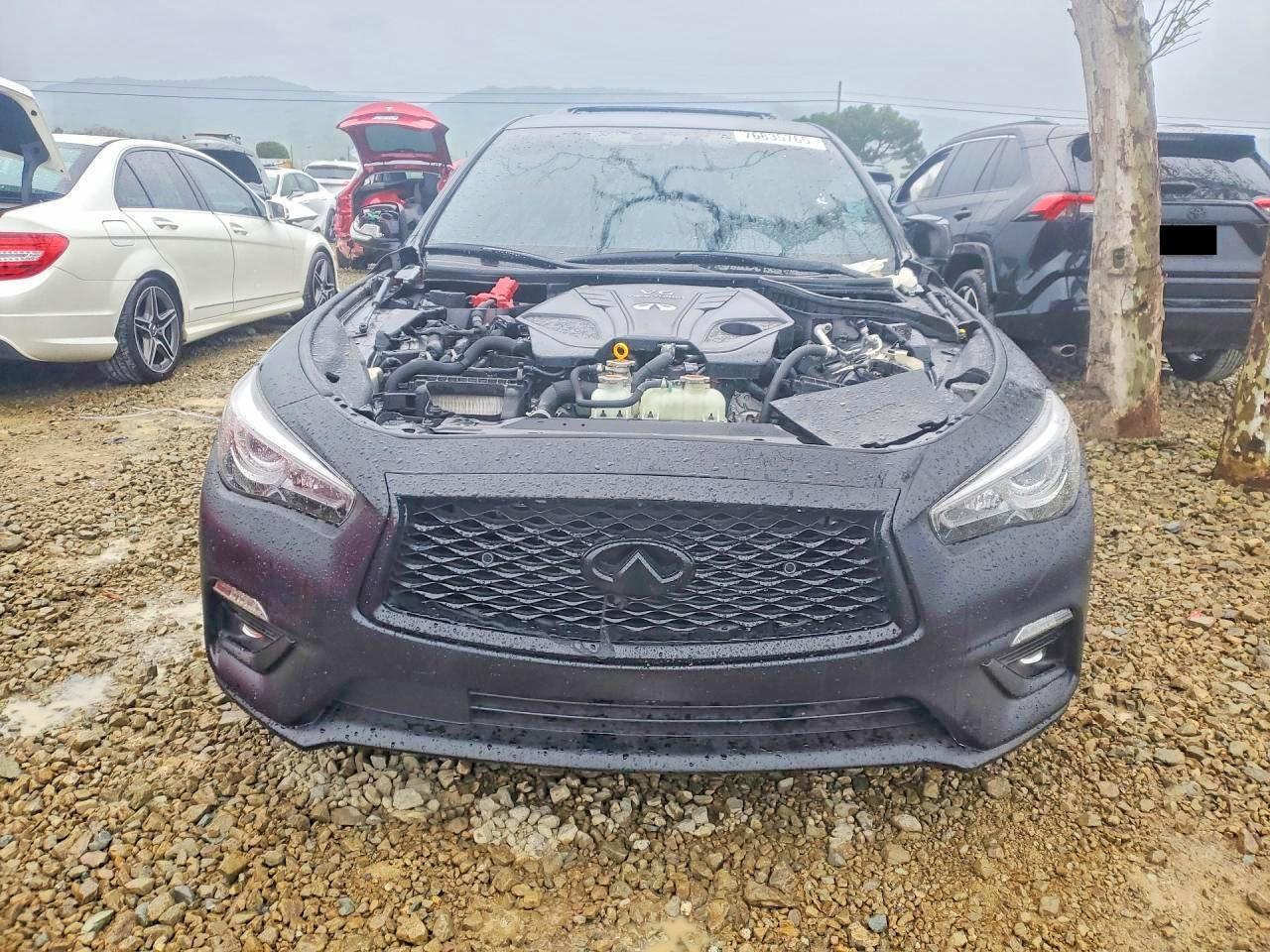 INFINITI Q50 Luxe