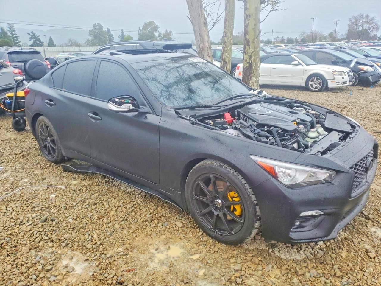 INFINITI Q50 Luxe