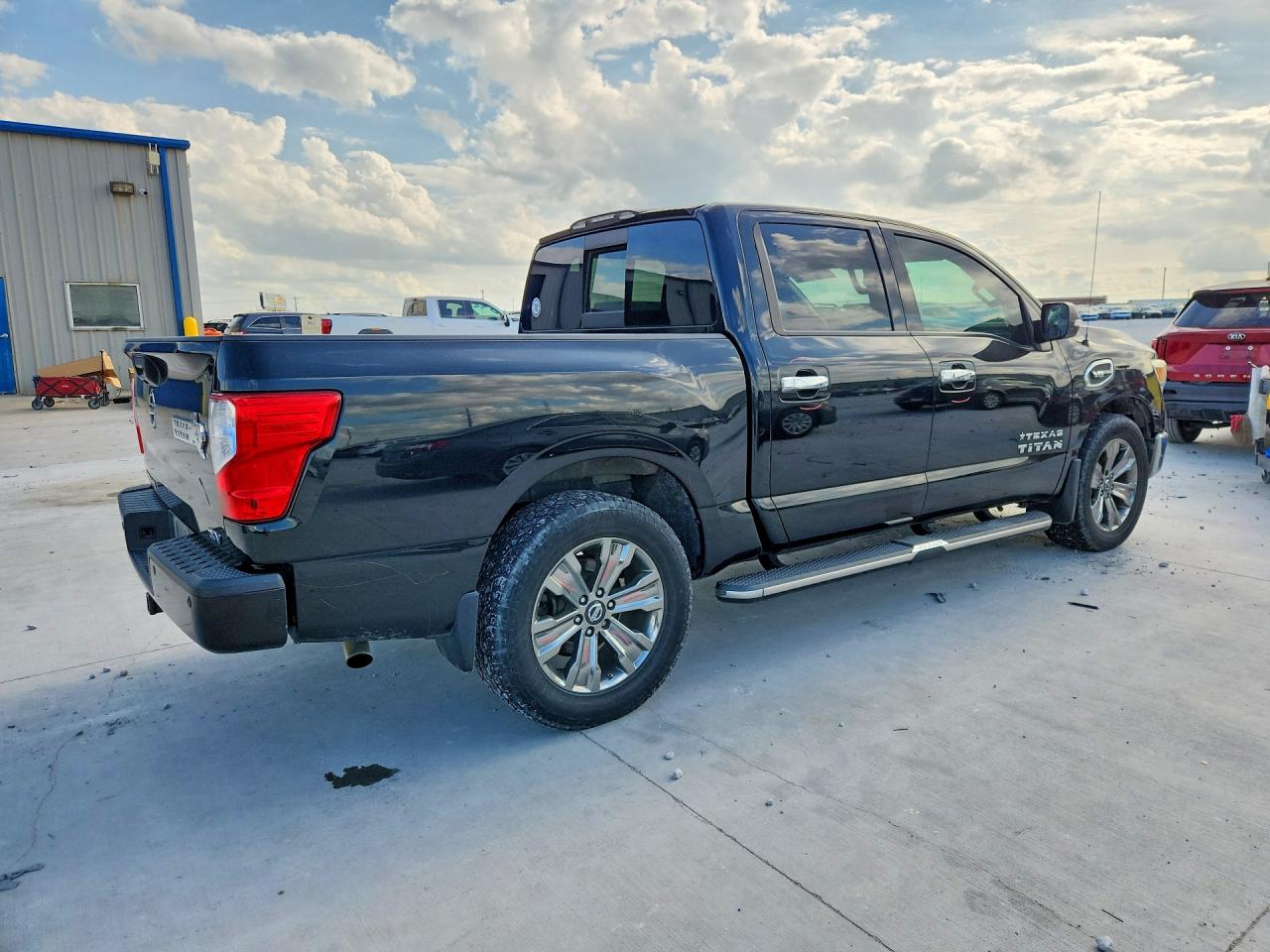 Nissan Titan Sv