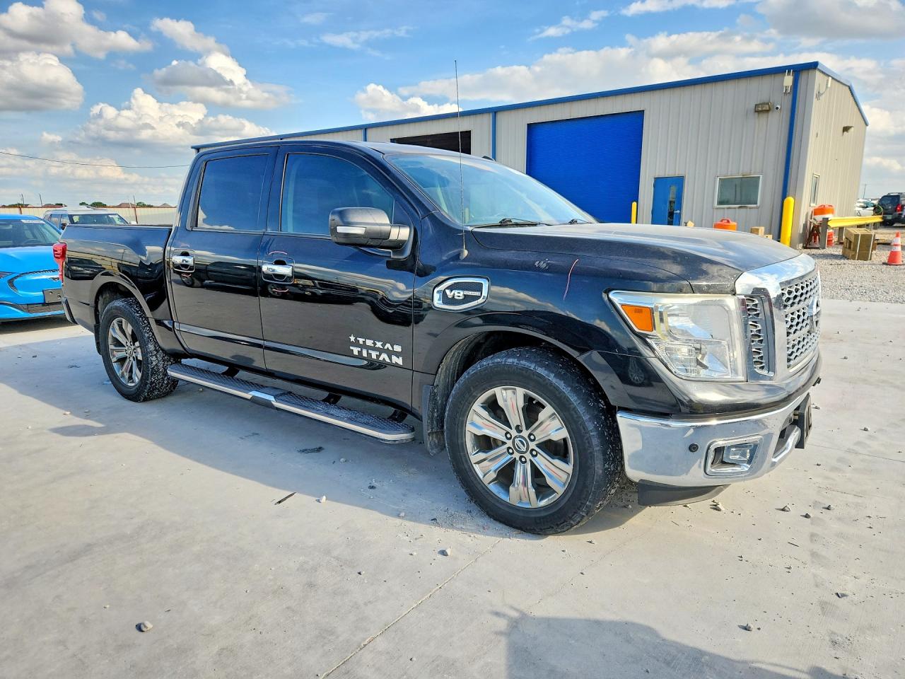 Nissan Titan Sv