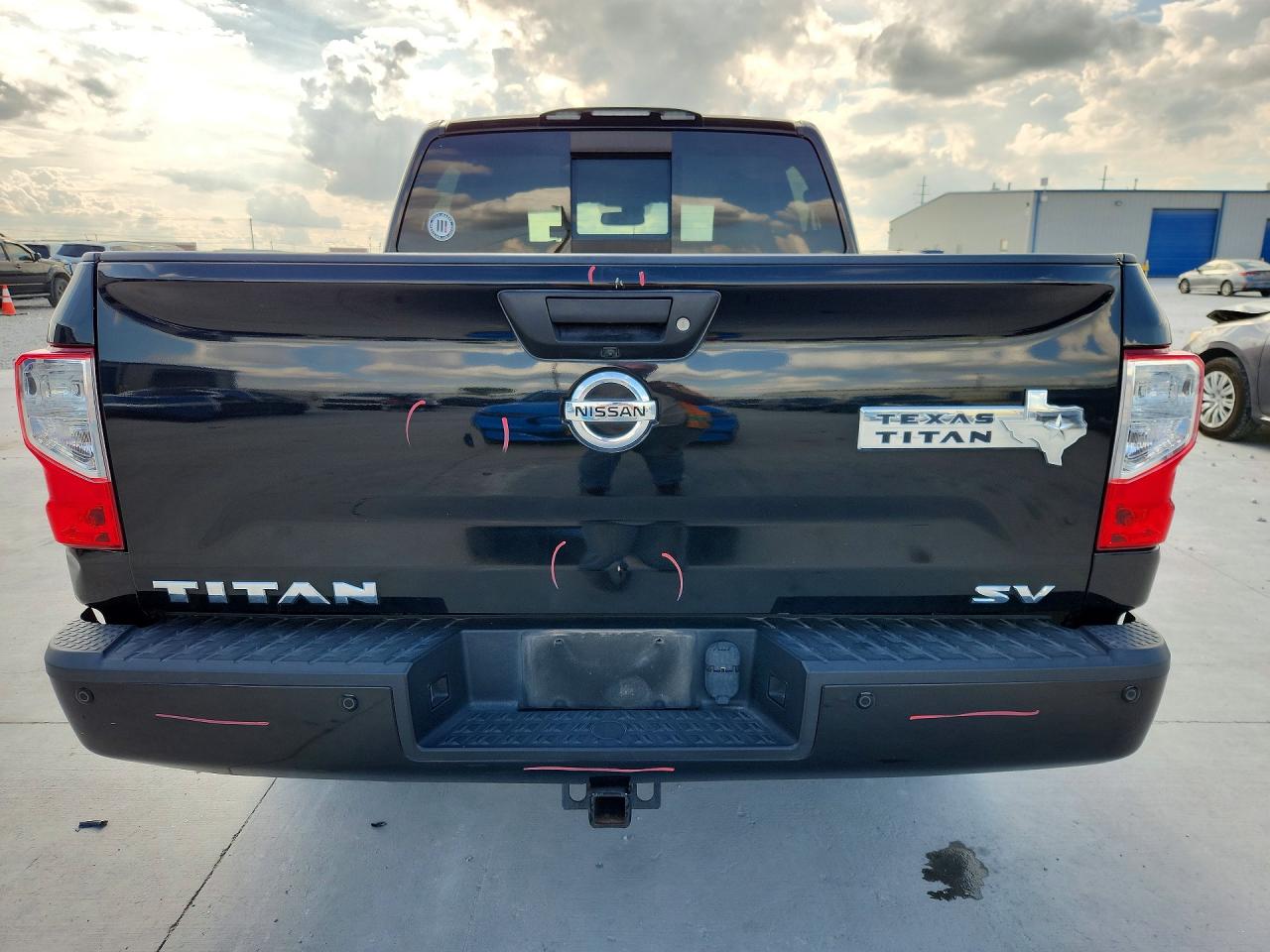 Nissan Titan Sv