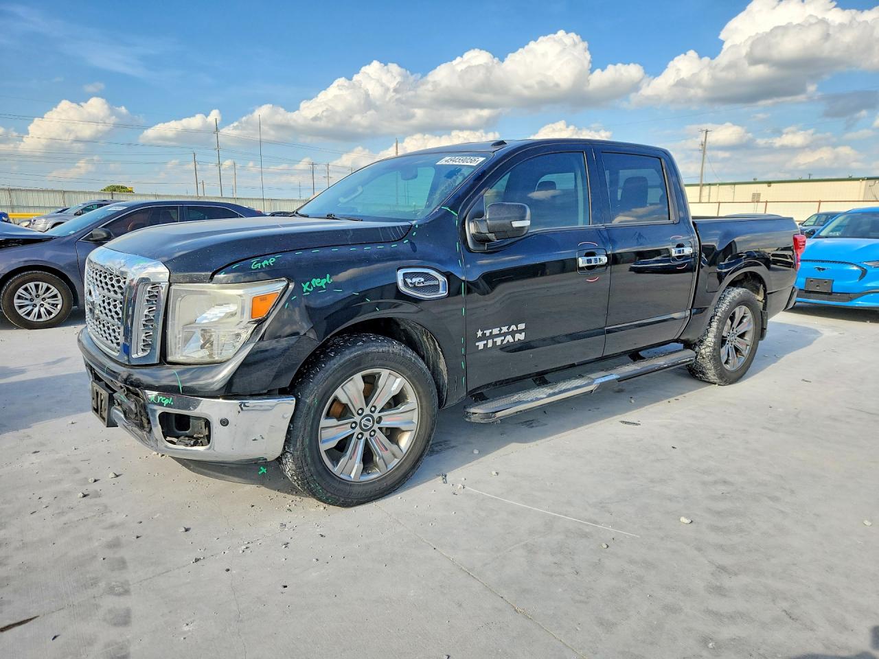Salvage Nissan Titan Image