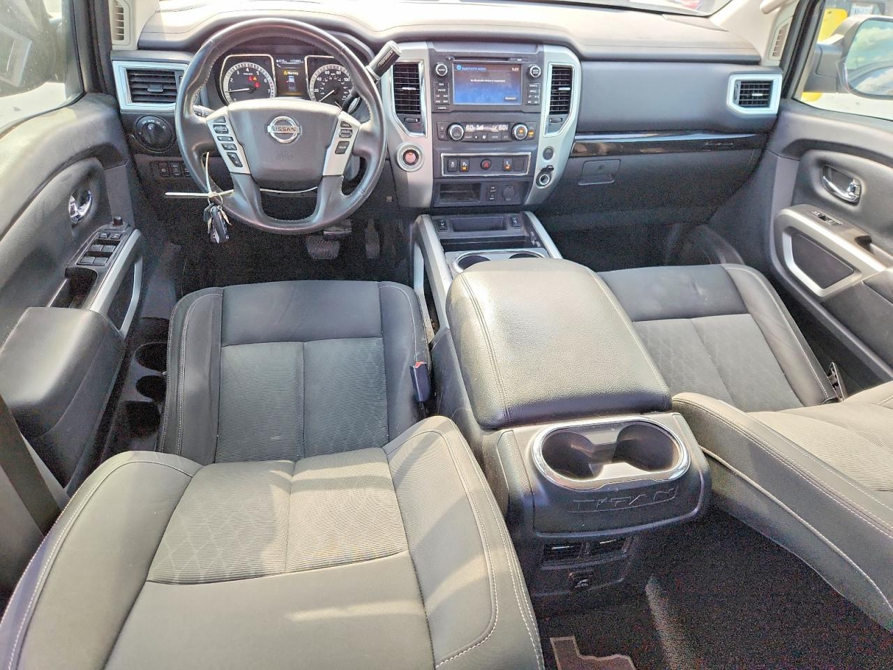 Nissan Titan Sv