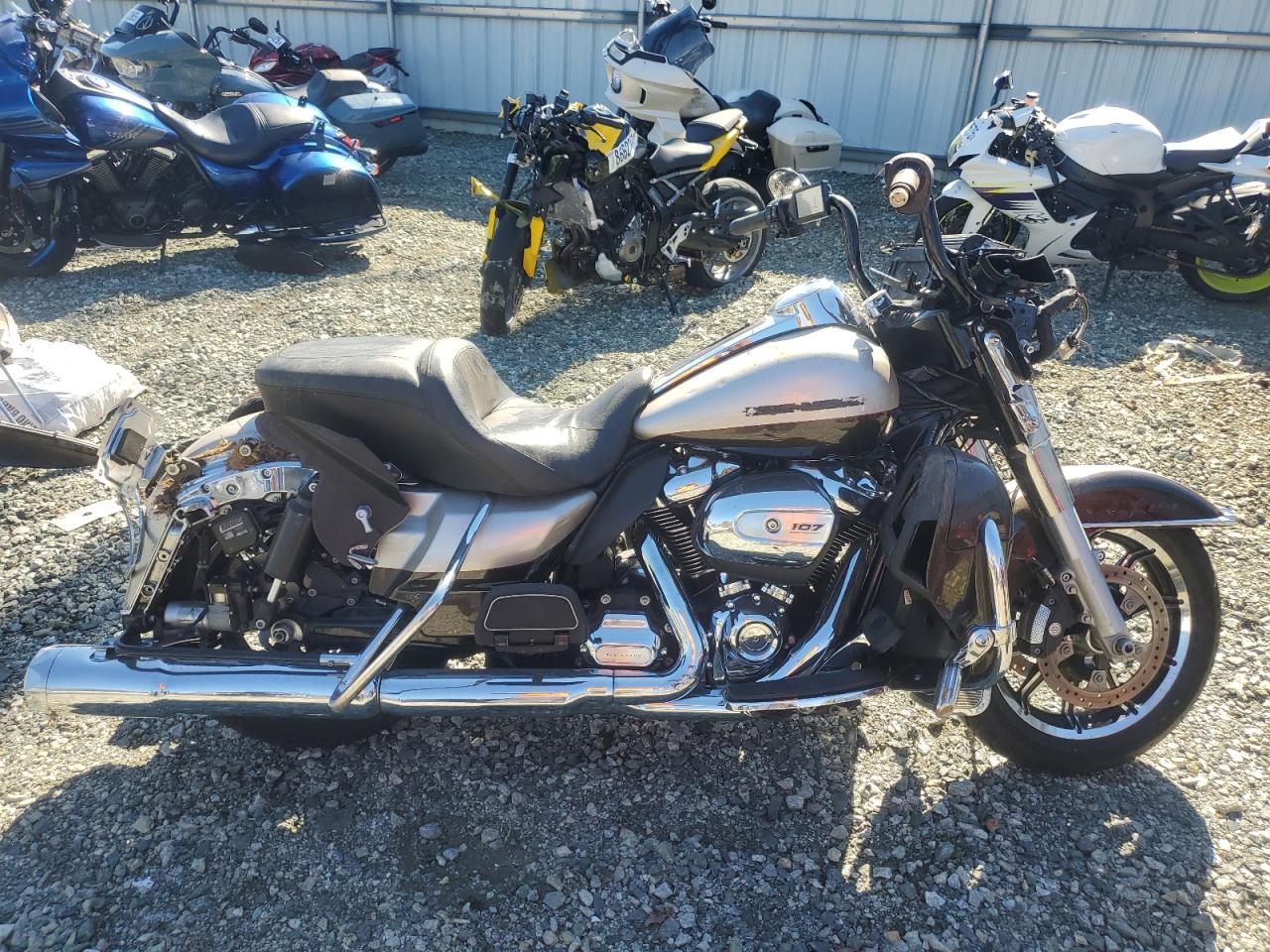 Salvage Harley-Davidson Fl Image