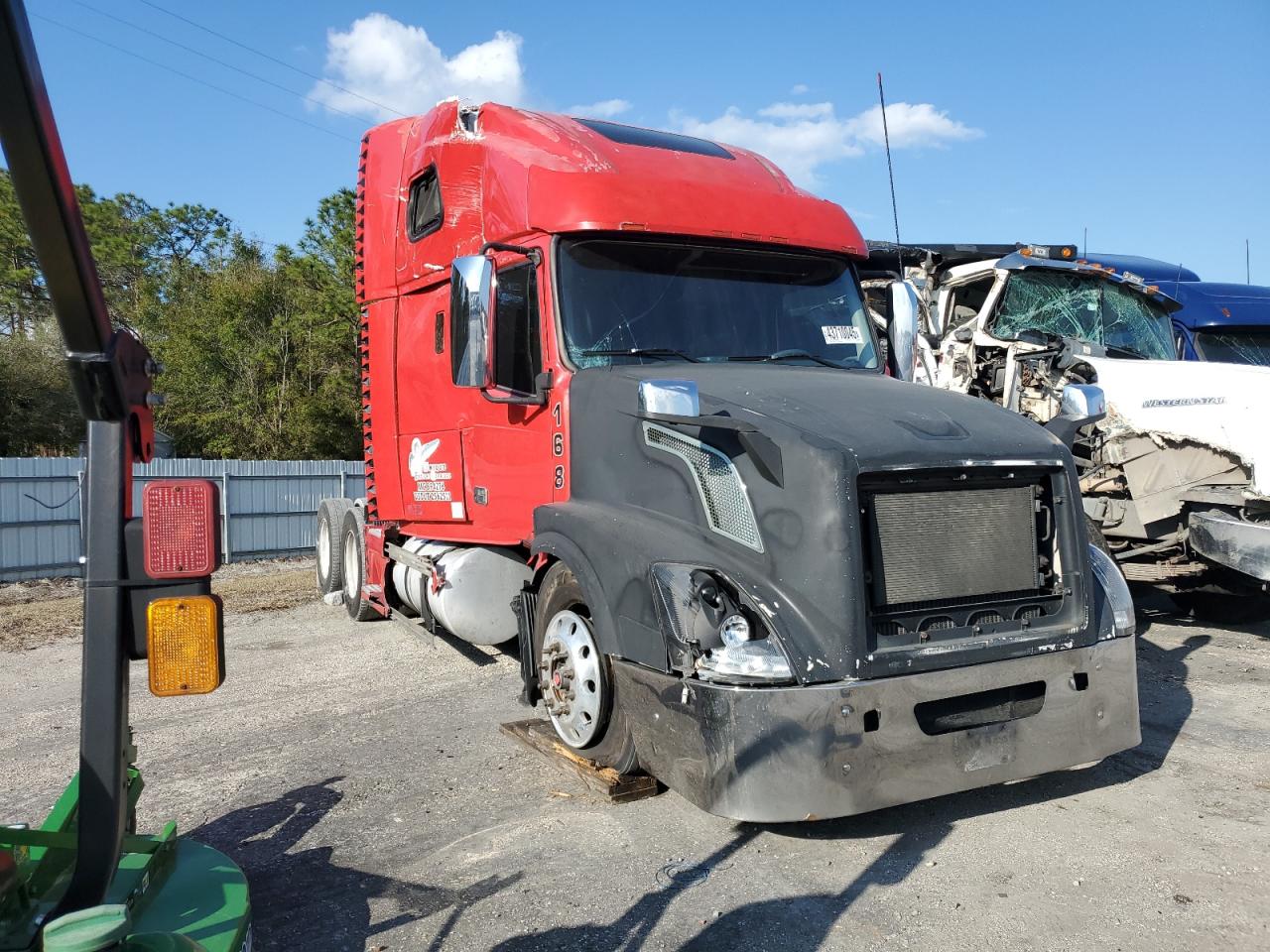 Salvage Volvo Vn Image