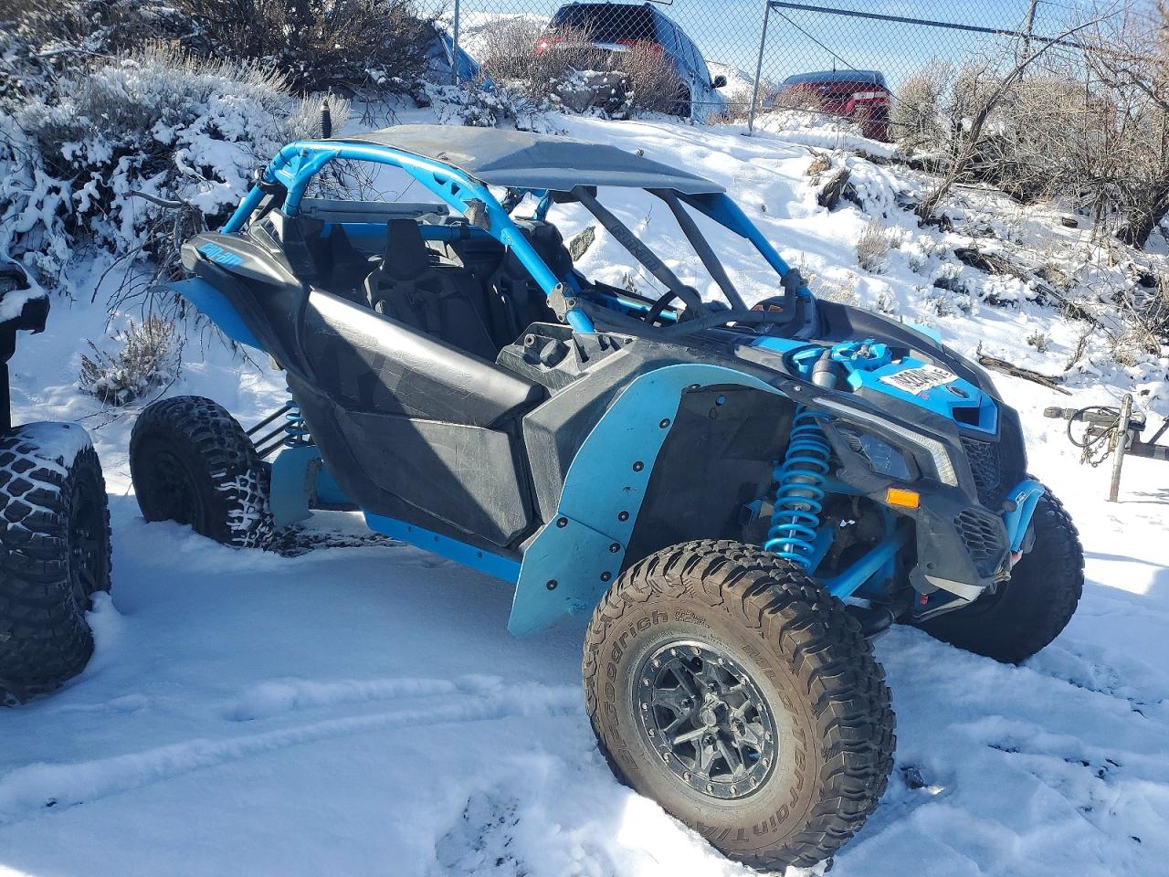 Salvage Can-Am Maverick X Image