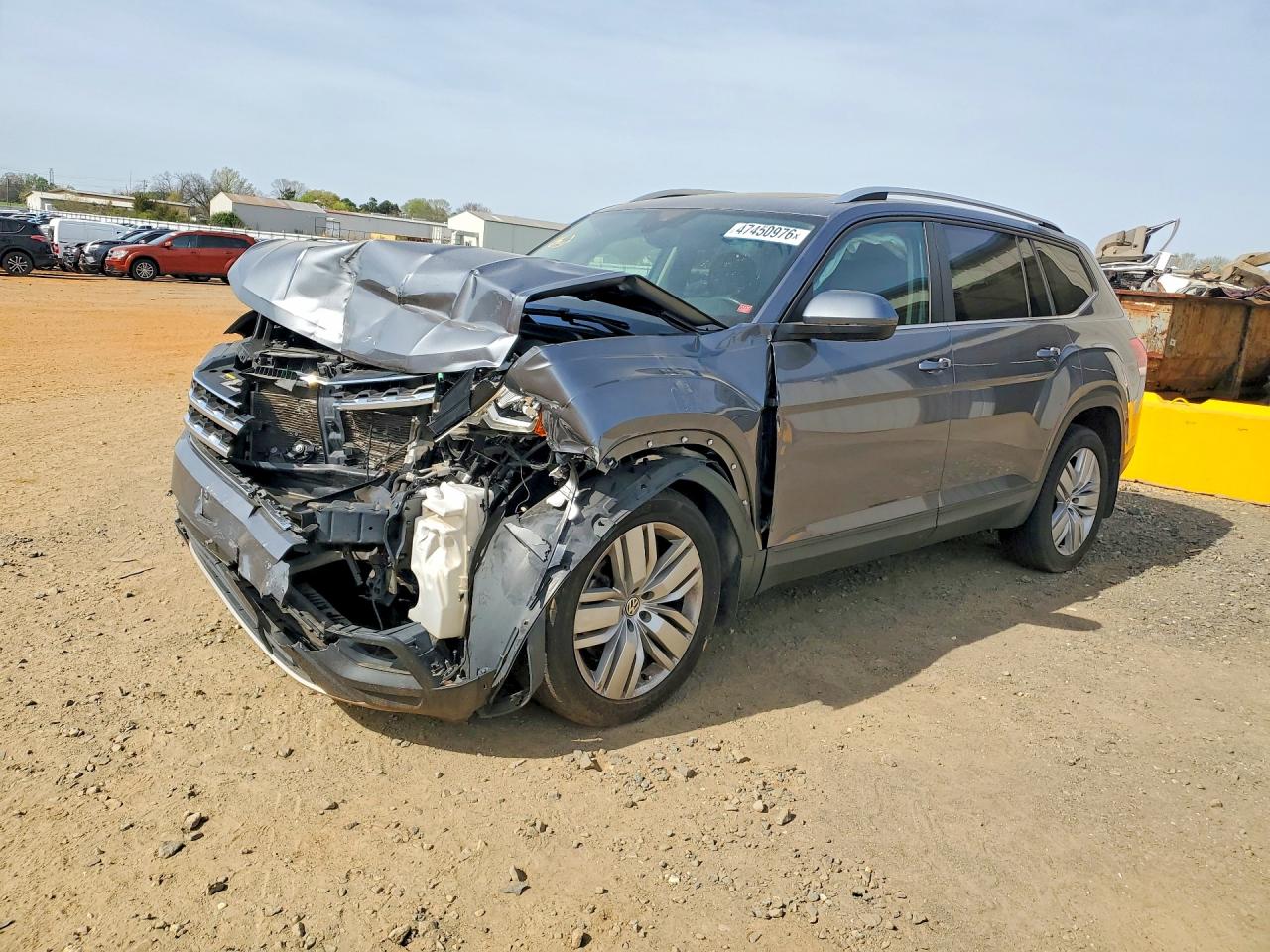 Salvage Volkswagen Atlas Image