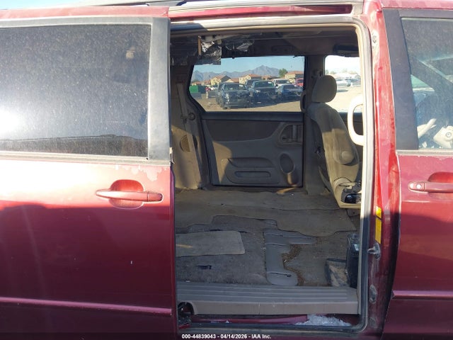 Toyota Sienna Le