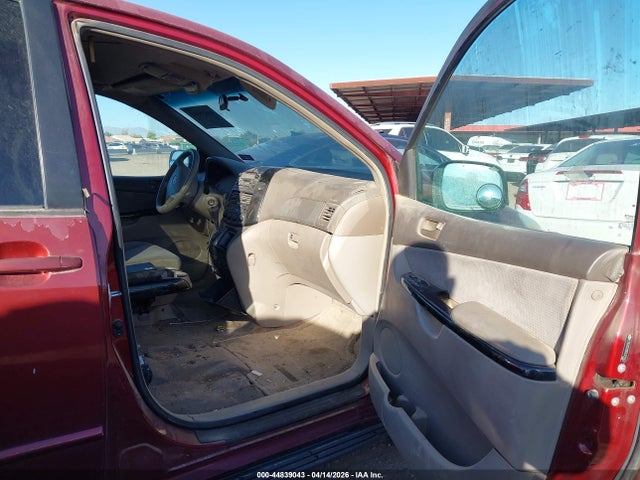 Toyota Sienna Le