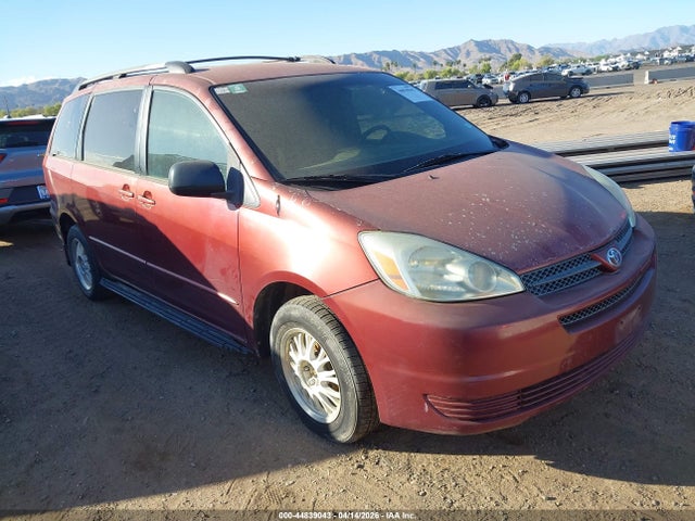 Salvage Toyota Sienna Image