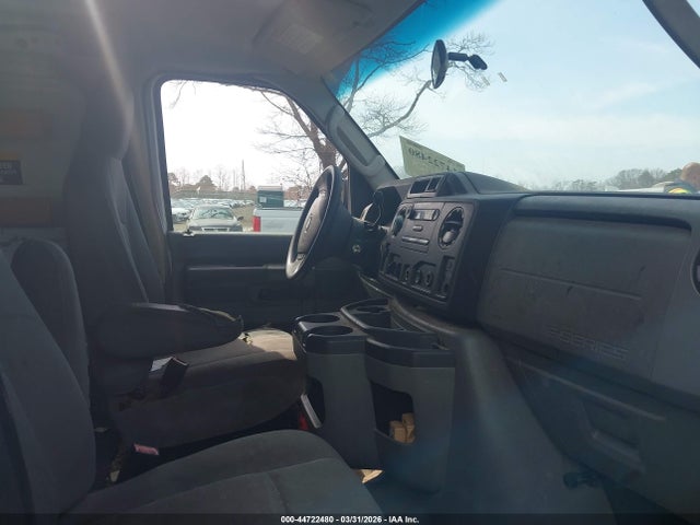 Ford E-250 Commercial