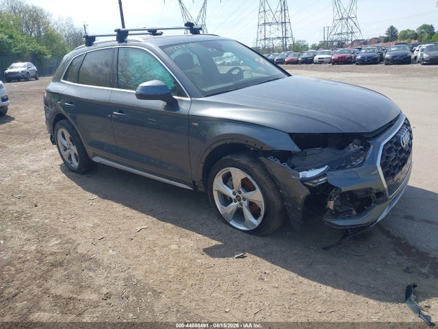 Salvage Audi Q5 Image