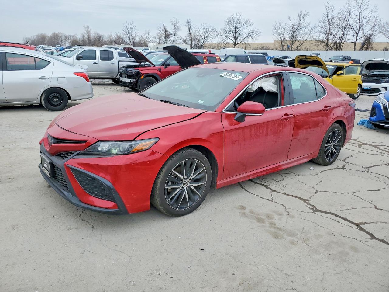 Salvage Toyota Camry Image