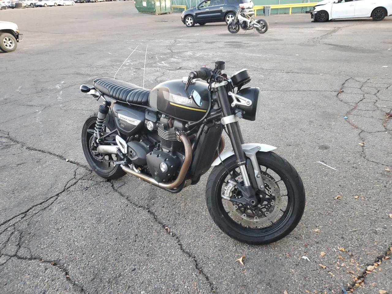 Salvage Triumph Speed Twin Image