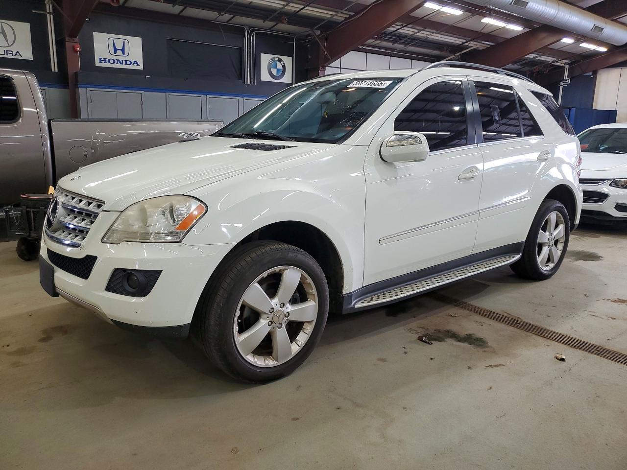 Salvage Mercedes-Benz M-Class Image