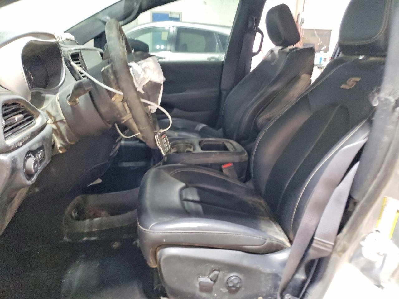 Chrysler Pacifica Touring L