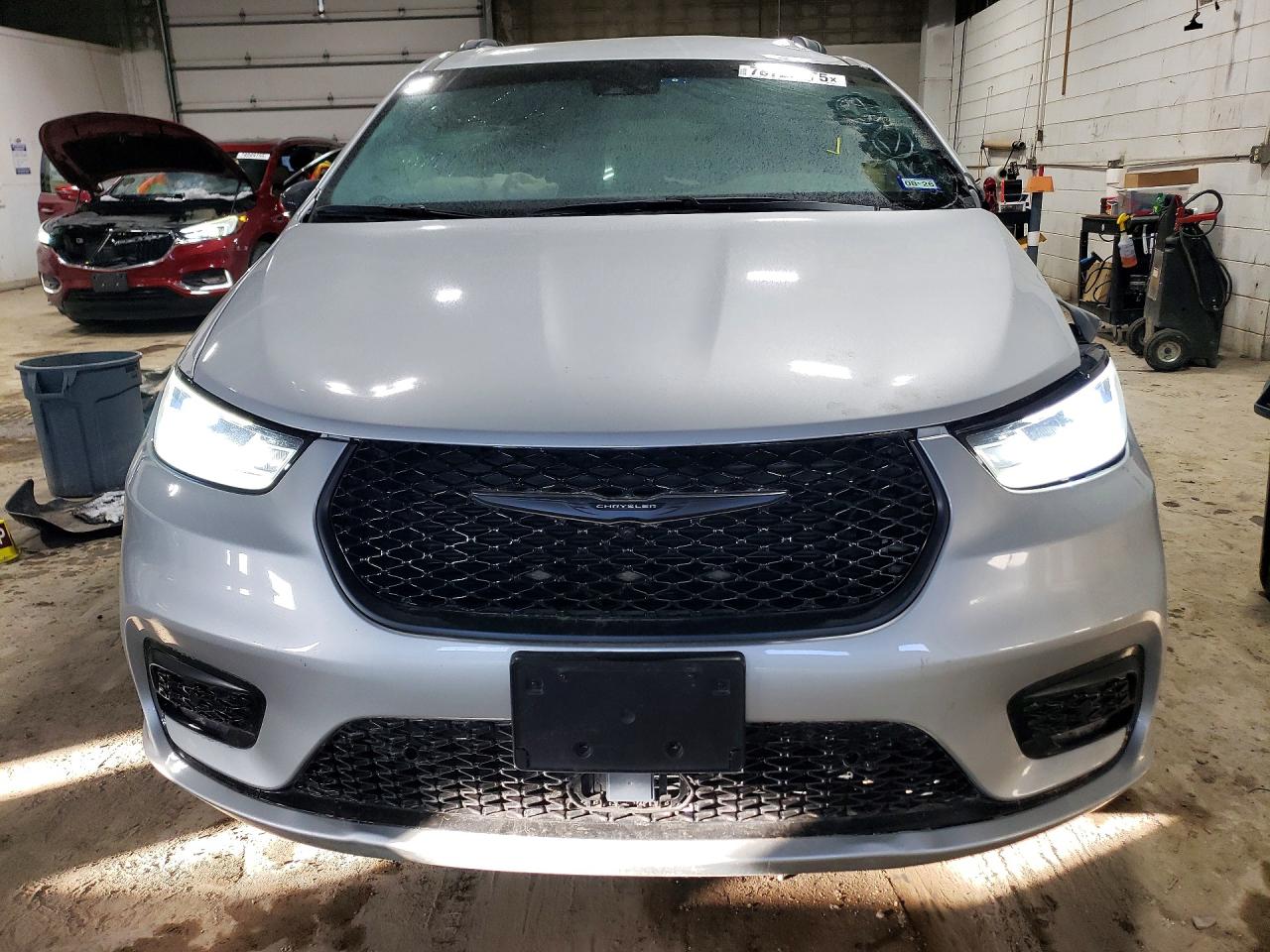 Chrysler Pacifica Touring L