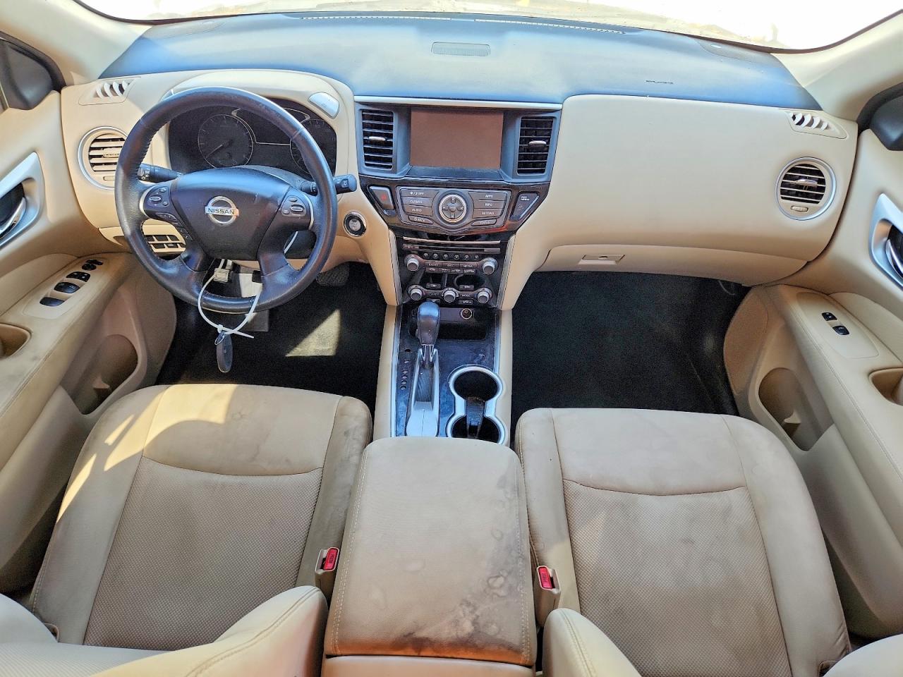 Nissan Pathfinder Sv