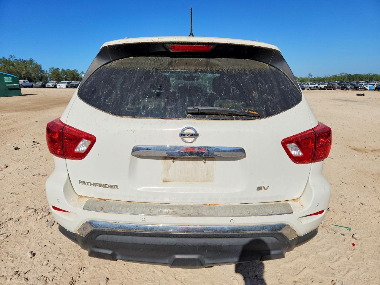 Nissan Pathfinder Sv
