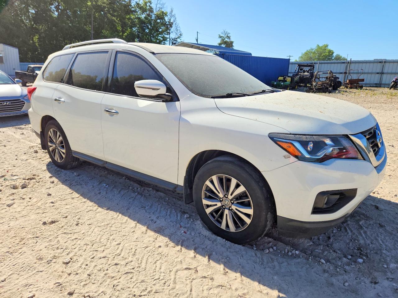 Nissan Pathfinder Sv