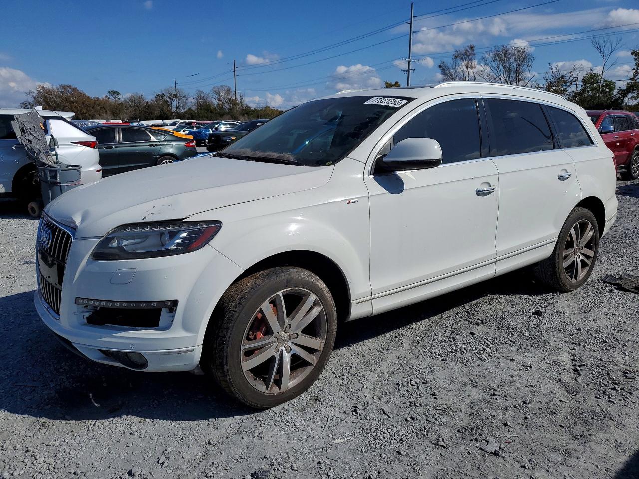 Salvage Audi Q7 Image